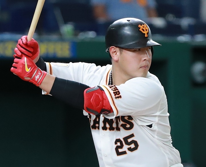 岡本和真 プロフィール