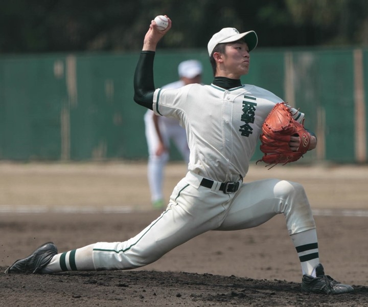 二松学舎大付高時代は投手だった鈴木誠也