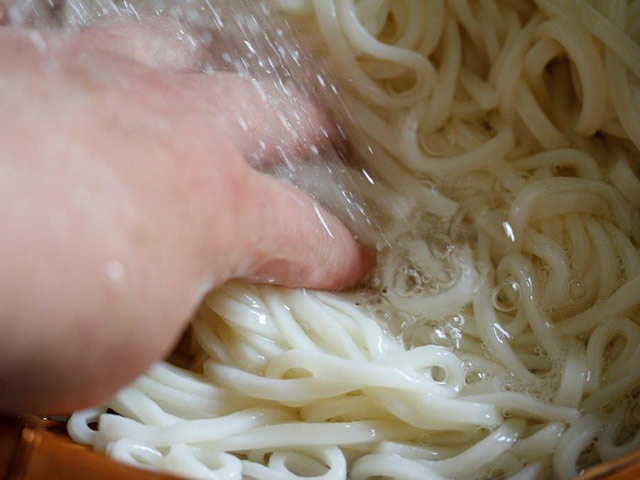 ��Ǿ夲���顢���٤���򤫤��Ĥġ����������롣