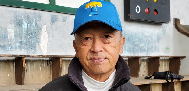 ����  �����