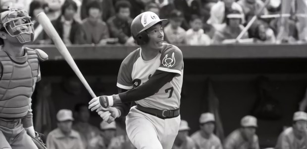 �����  �����