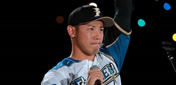 �����  �����