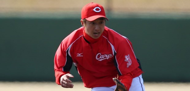 東出輝裕  内野手