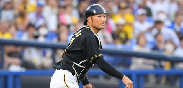 岡崎太一  捕手