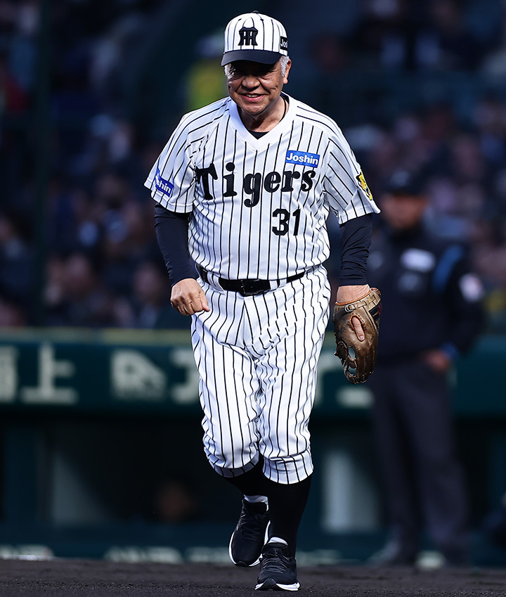 【実使用】阪神 タイガース 練習着 球団支給品 ユニフォーム 防寒 汗出し 渡邊 実使用】阪神 タイガース 練習着 球団支給品 ユニフォーム 防寒