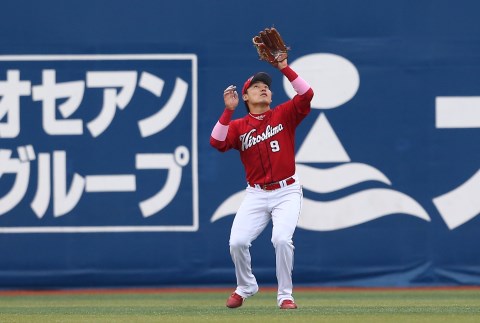 赤ヘル打線をけん引する新背番号9 丸佳浩 | 野球コラム - 週刊ベース