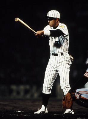岡田彰布, 池田親興 1985年頃 サイン入り野球ボール（木製スタンド付き） 2025年最新】岡田彰布 サインボールの人気アイテム - メルカリ