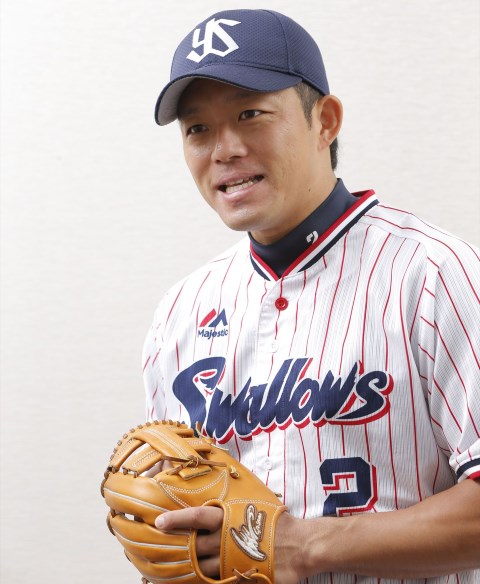 大引啓次選手　グローブ ヤクルト・大引啓次に聞く遊撃手論「打球に逆らわず、グラブは下から