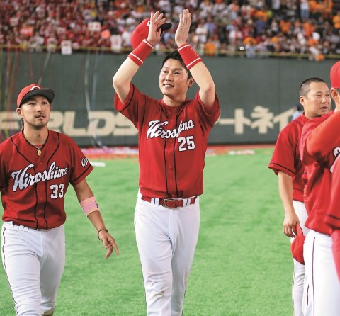 黒田博樹 新井貴浩 広島優勝への道筋をつくったベテラン2人 野球 週刊ベースボールonline