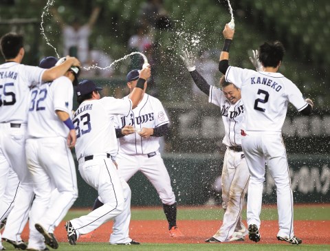忘れられないこの一戦・西武　サヨナラで盛り上がり最高潮