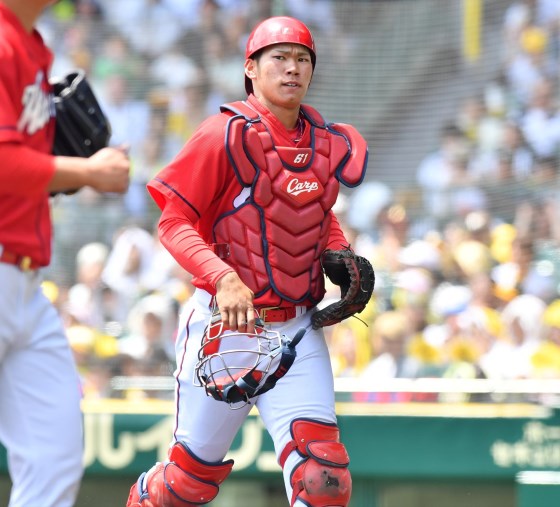 人気定番の 広島・ファームで光る金の卵たち！坂倉将吾、長井良太、アドゥワ 記念グッズ