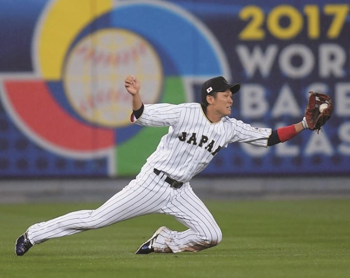 立浪和義選手フィギュア 投球ポーズ バット付き 立浪和義選手フィギュア 投球ポーズ バット付き