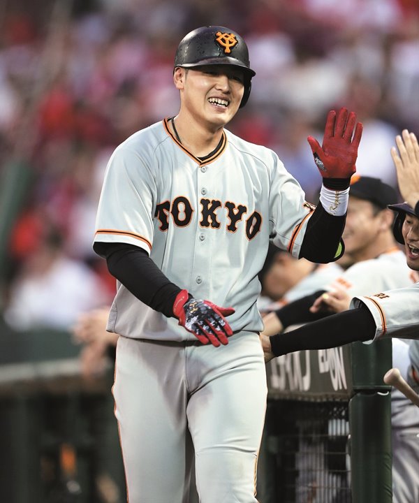 巨人 岡本和真インタビュー 覚醒の大砲 不動の心 今は四番を打たせてもらっていますけど やることは変わりません 野球コラム 週刊ベースボールonline