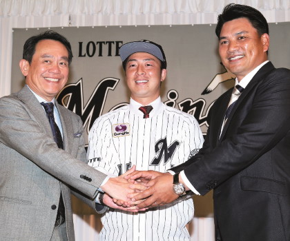 ロッテ・一躍、ストーブリーグの主役に！優勝へ向け「いい風が吹いている」／球団別移籍通信簿