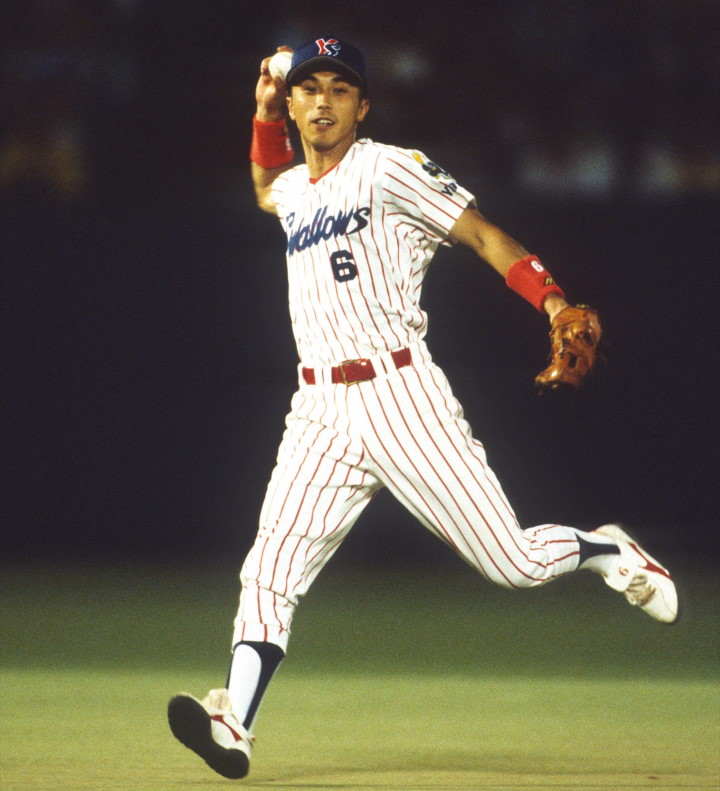 ヤクルトスワローズユニフォーム 岩村 明憲選手サイン入り