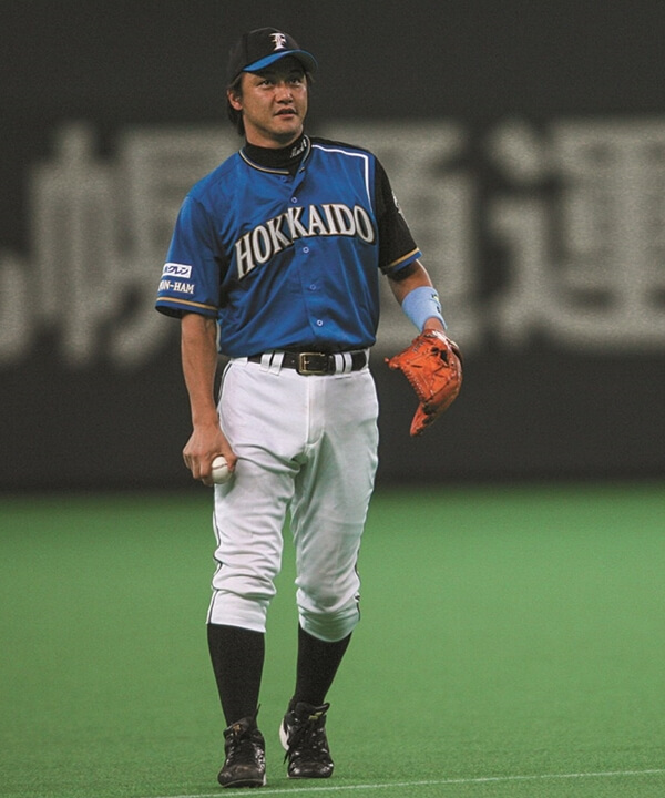 日本ハム・斬新なアイデア満載の左右非対称デザイン／12球団歴代
