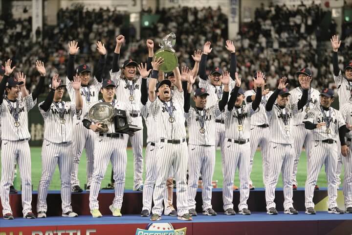 日本代表 10年ぶりに世界の頂点に立った 日の丸 日本代表ユニフォーム事情 野球コラム 週刊ベースボールonline