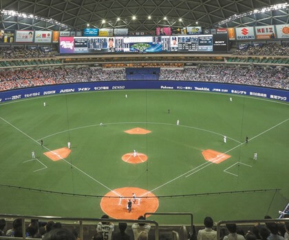 ナゴヤドーム　幻想的な空間で野球を楽しむ魅惑のステージ