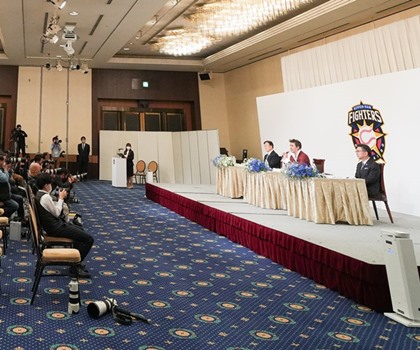 日本ハム・新庄剛志監督就任会見 「日本ハムも変えていきますし、僕がプロ野球を変えていきたい」