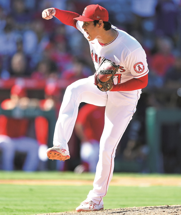 大谷翔平　DESCENTE　ベースボールカタログ2022 エンゼルス・大谷翔平 2022シーズン 1～9勝目までの軌跡 昨季