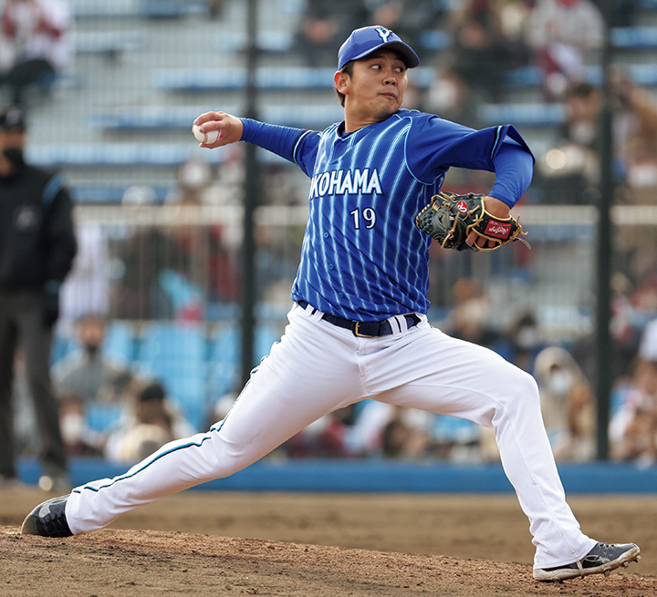 横浜ベイスターズ時代のビジターユニフォーム上 - 野球