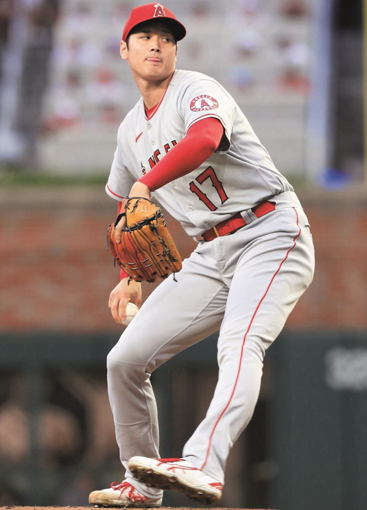 最旬ダウン 大谷翔平 2022年8月9日の通販 104年ぶり「10勝10HR」達成