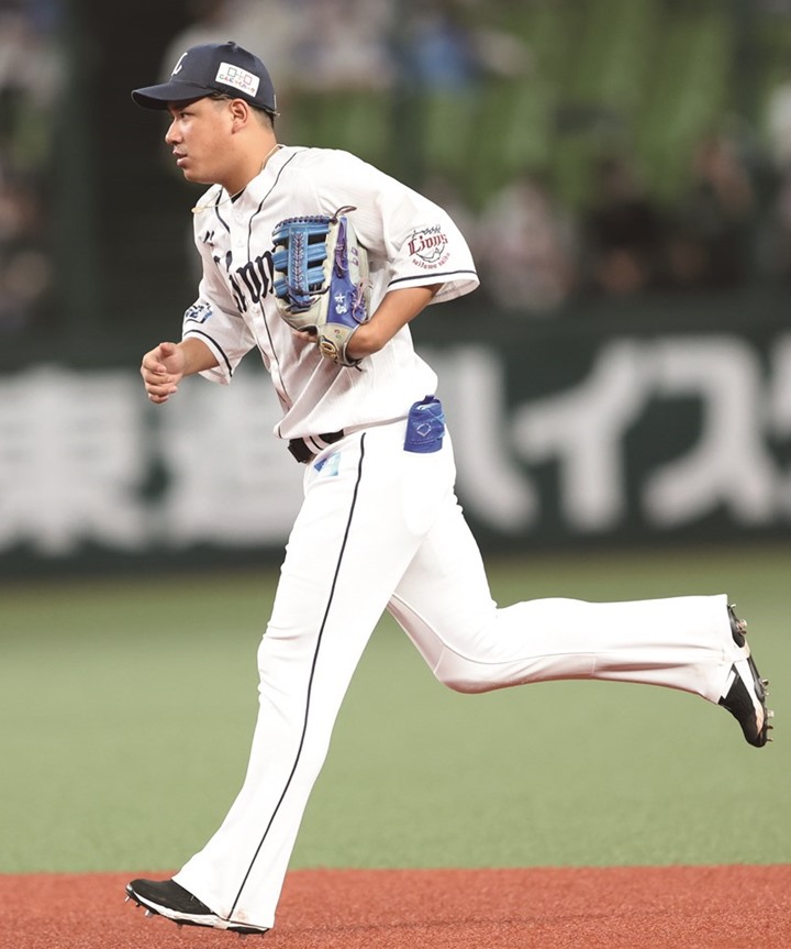 巧者たちのグラブSELECTION 外野手・愛斗 重さのあるグラブを