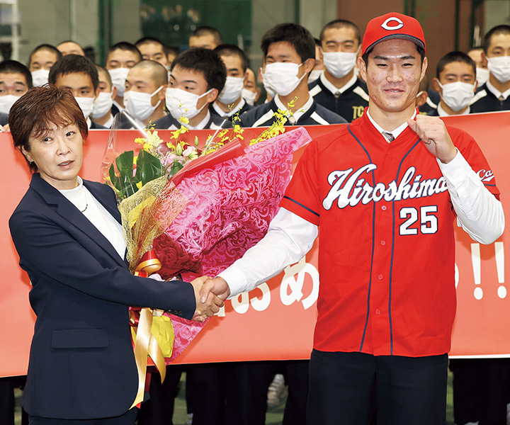 【広島1位】斉藤優汰(苫小牧中央高/投手) 新風を巻き起こす北のシンデレラボーイ「厳しく育てていただいて、ファンの期待やチームの意向に応えたい」