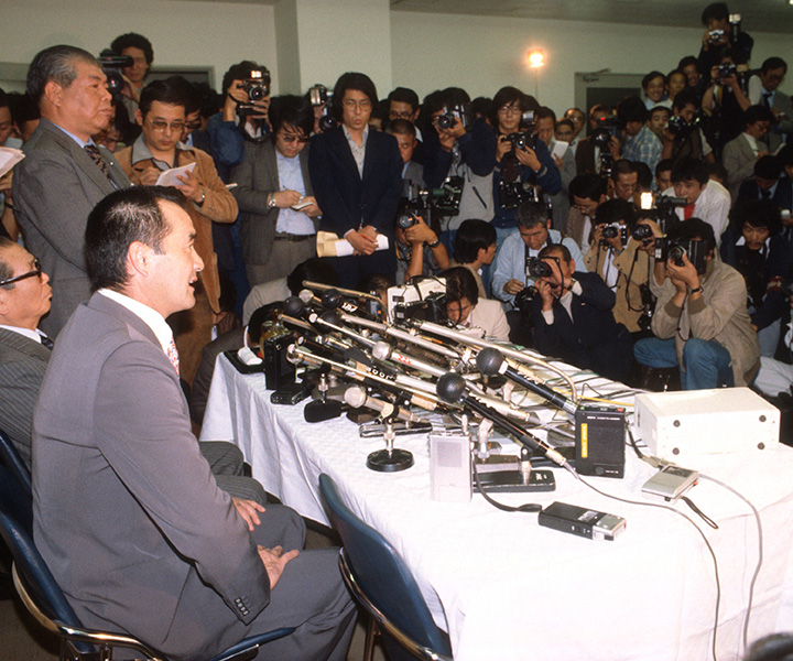 【昭和55年(1980年)】長嶋茂雄監督が解任に近い辞任　世界のホームラン王も現役引退