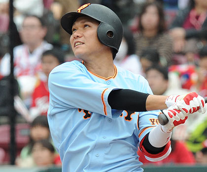 2016年首位打者　安定感を増した巨人・坂本勇人と“ボール球打ち”の天才 ロッテ・角中勝也