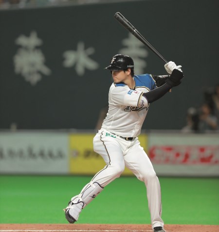 日本ハム 大谷翔平が史上初の 二刀流 受賞 セ パのベストナイン発表 野球コラム 週刊ベースボールonline