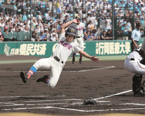 花咲徳栄高 埼玉勢初の夏、全国制覇!!全6試合連続2ケタ安打