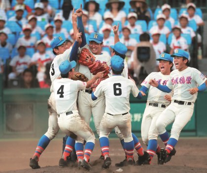 花咲徳栄高　埼玉勢初の夏、全国制覇!!全6試合連続2ケタ安打＆ダブルエースで3839校の頂点