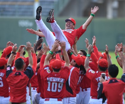 脈々と受け継がれる“逆転のカープ” 26年ぶり出場で巨人下し、広島が初のファーム日本一