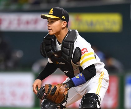 【12球団の焦点】ソフトバンク・捕手陣は甲斐拓也1人で大丈夫か？