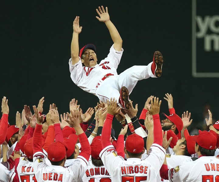 現役を退く男たち 天谷宗一郎、西村健太朗、根元俊一、野本圭、松岡