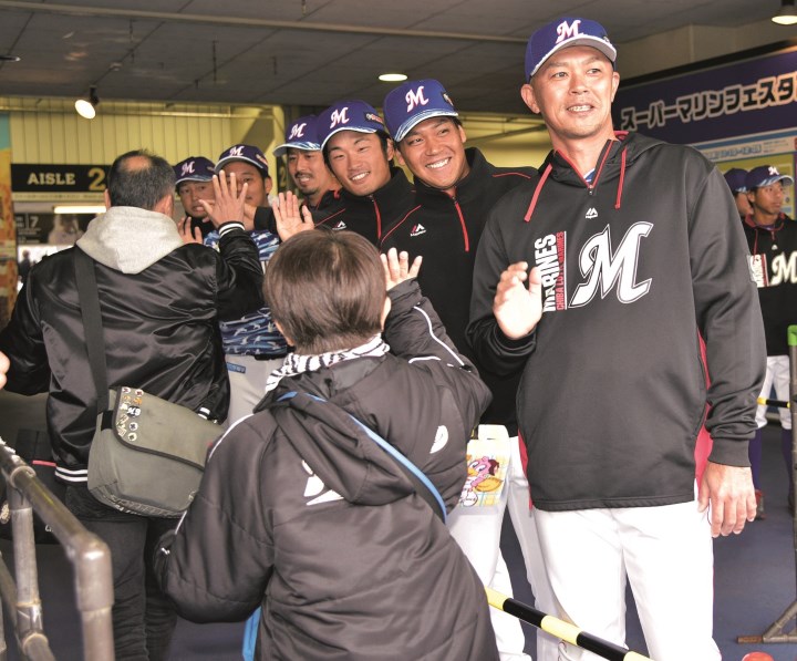 ロッテ ファン感謝デー 千葉のエンターテイナーたち 野球コラム 週刊ベースボールonline