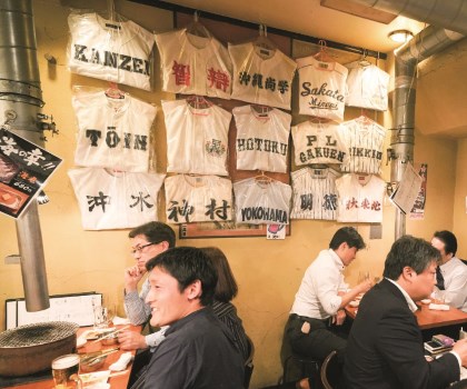入った瞬間から甲子園の雰囲気!! 高校野球トークで盛り上がる 焼肉『ここから』(東京都・茅場町)／野球好きが集う店