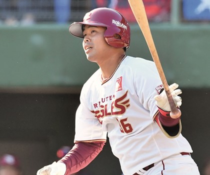 楽天・内田靖人インタビュー　ブレーク寸前の和製大砲 「勝ち残るためには、バッティングで目立つしかない」
