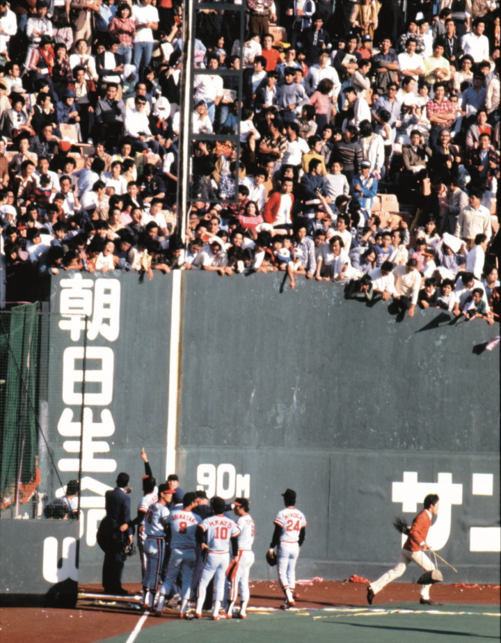 阪急ブレーブス 1977年 日本シリーズ優勝 V3 記念プレート 盾 阪急ブレーブス 1977年 日本シリーズ優勝 V3 記念プレート 盾