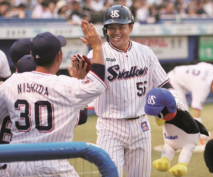 坂井宏安 九州学院高野球部監督 が贈る 村上宗隆 九州学院高 ヤクルト へのメッセージ 本塁打で多くの方が喜んでくれているのであれば ありがたい 野球コラム 週刊ベースボールonline