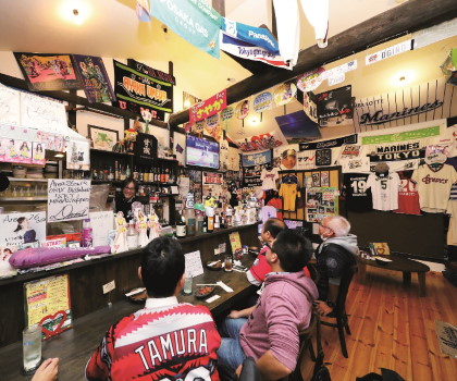 野球酒場2019 ビジターでも気分はホーム!? 大阪のロッテファンが集う店『古民家スポーツバー「Area26」』