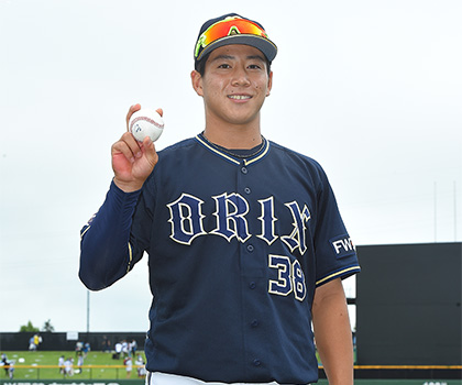 来田涼斗選手 2021年シーズンプロ初勝利・プロ初本塁打達成記念直筆サイン入り