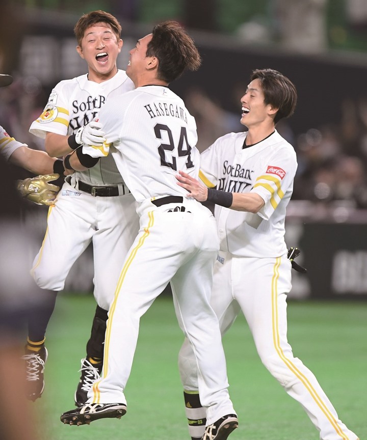 ソフトバンク・長谷川勇也インタビュー 打撃も思いも、シンプル