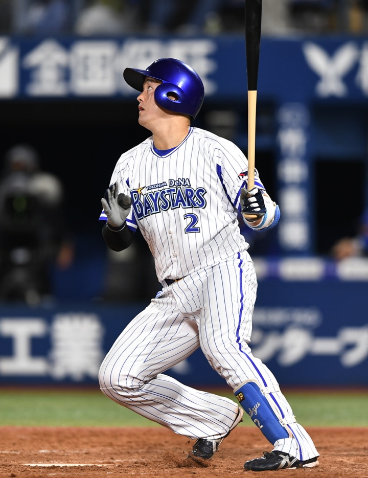 ルーキーカード 牧秀吾 BBM 横浜DeNAベイスターズ vs日本ハム