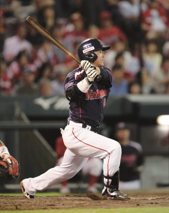 元ヤクルト雄平選手サインバット 軽い