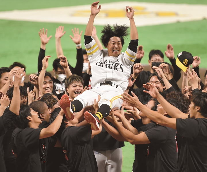 ソフトバンク・明石健志　誇り高きホークス魂「本当に幸せなプロ野球人生でした」