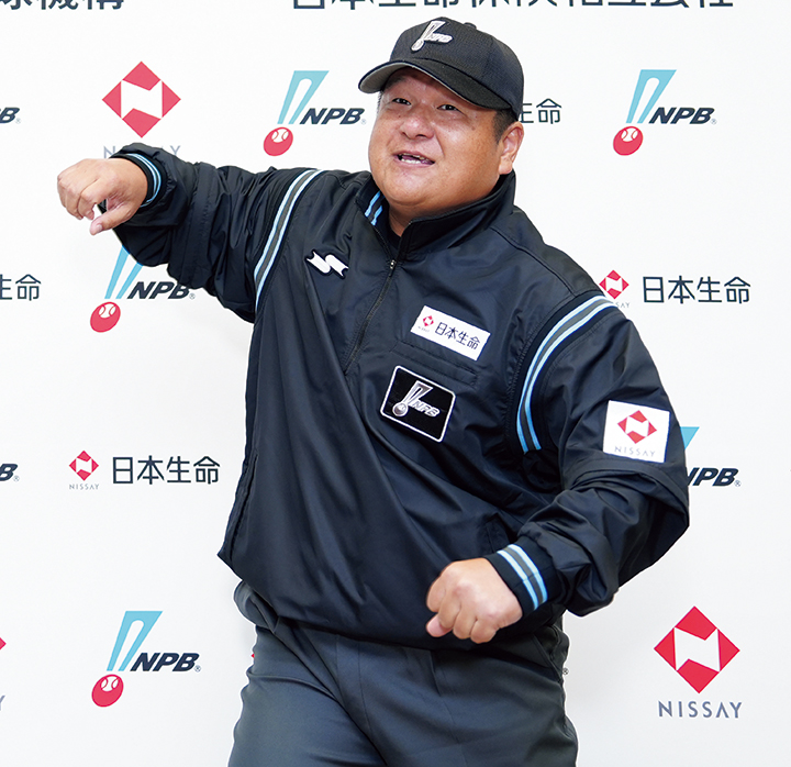 日本生命NPB史上初、審判ユニフォームに広告協賛 5.30日本生命セ・パ