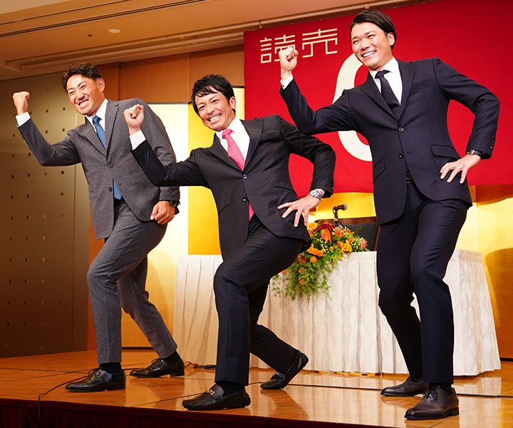 巨人・松田宣浩が今季限りで現役を引退　涙と笑顔の別れ「一番の目標の40歳まで現役でプレーするというのはクリアさせてもらった。やり残したことはない――」