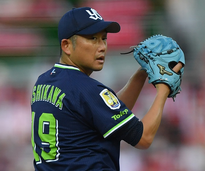 第三十回　石川雅規が和田毅から受けた「刺激」 キャンプを前に「遠足前です、本当に(笑)」／44歳左腕の2024年【月イチ連載】